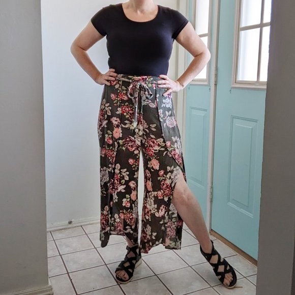 Xhilaration Small Split Leg Floral Olive High Rise Pants - Picture 4 of 12